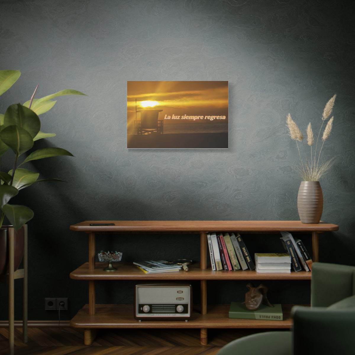 La Luz Siempre Regresa Canvas Print