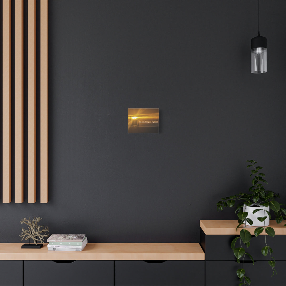 La Luz Siempre Regresa Canvas Print