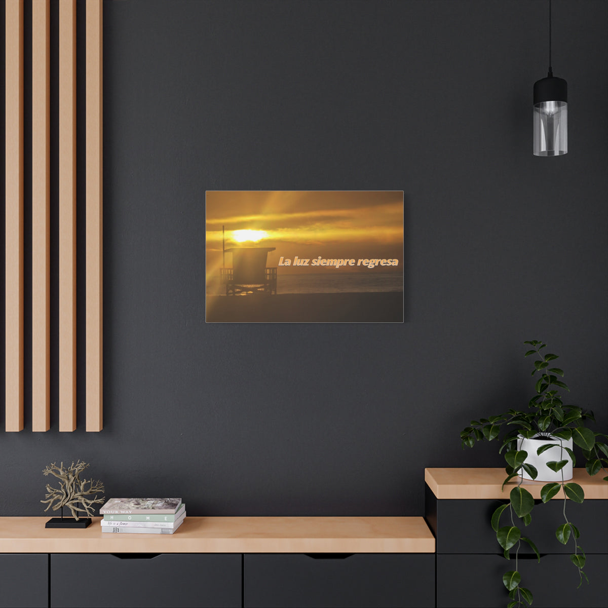La Luz Siempre Regresa Canvas Print