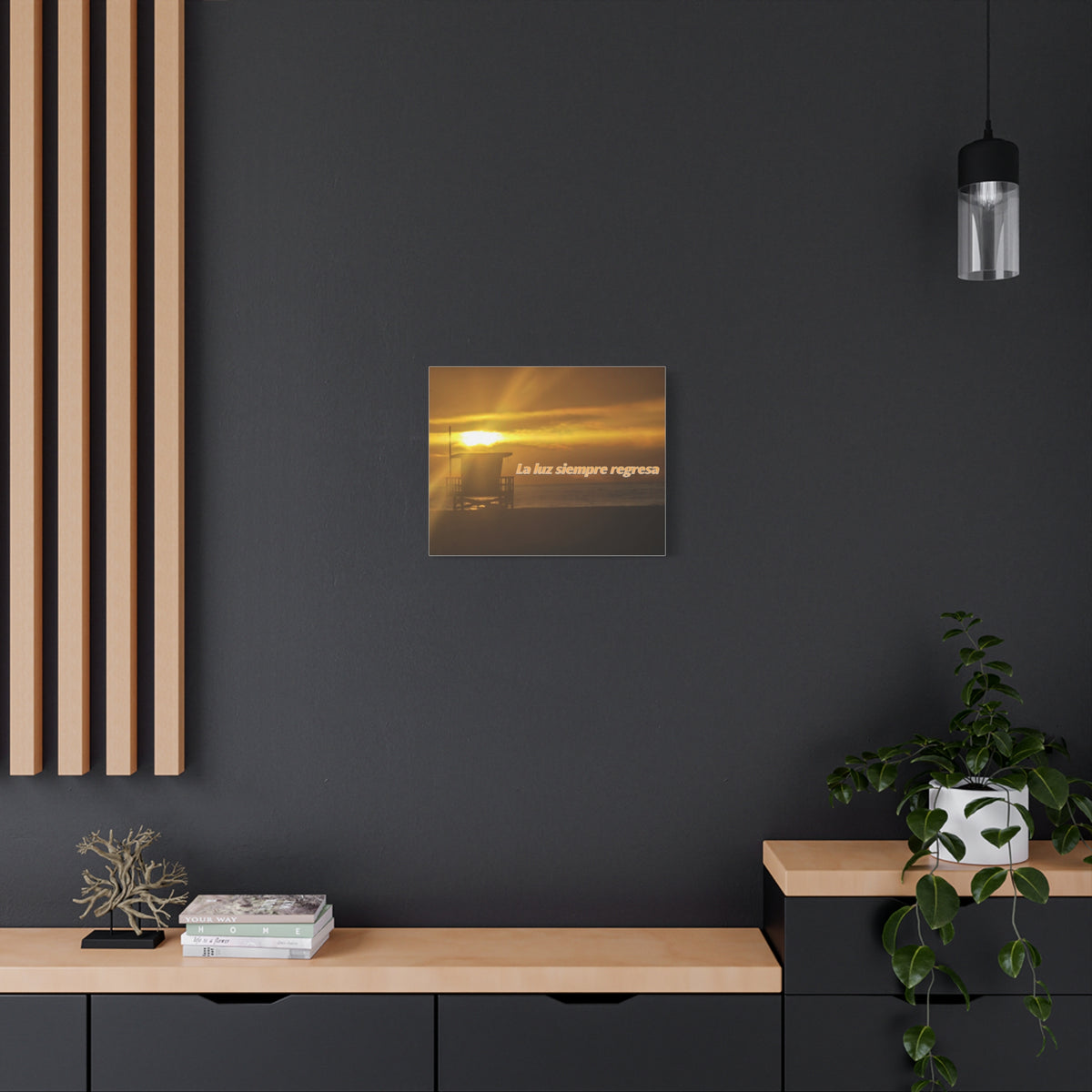 La Luz Siempre Regresa Canvas Print