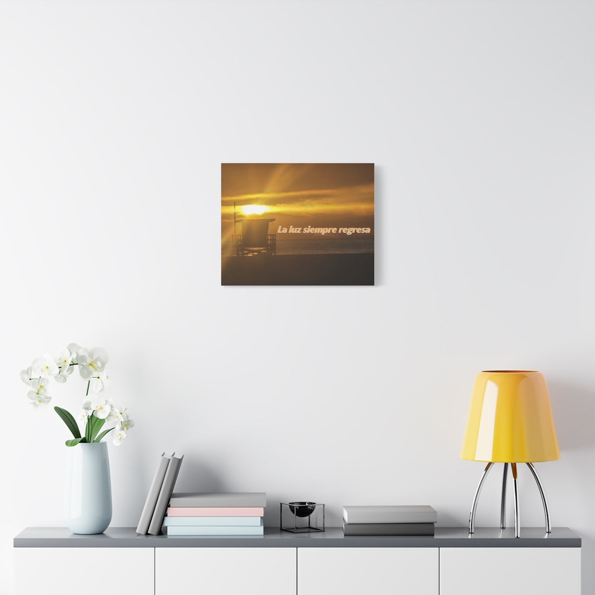 La Luz Siempre Regresa Canvas Print