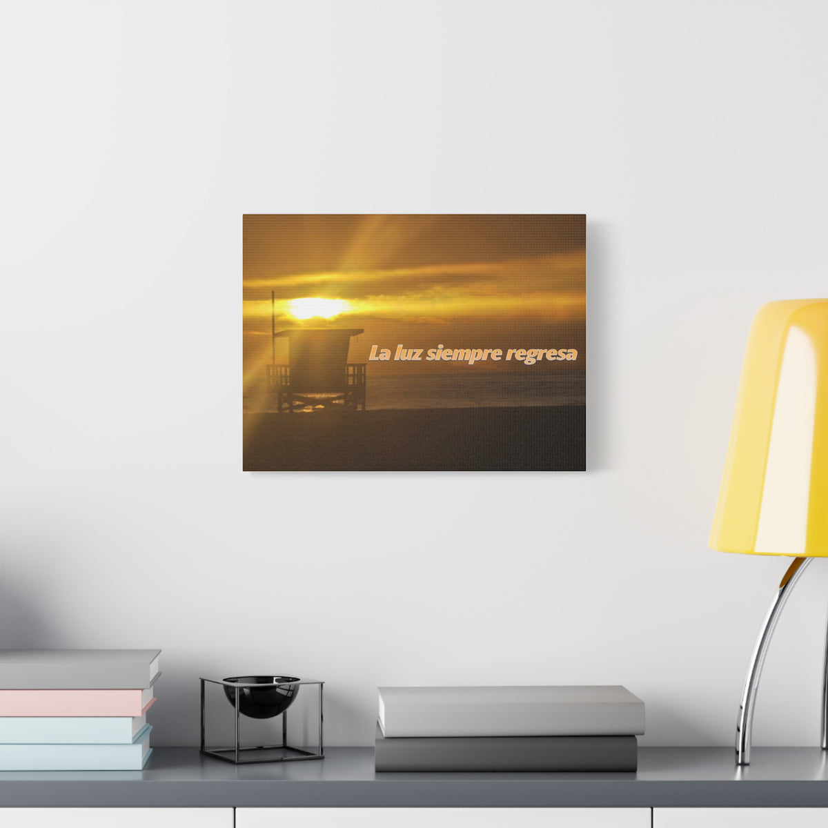 La Luz Siempre Regresa Canvas Print
